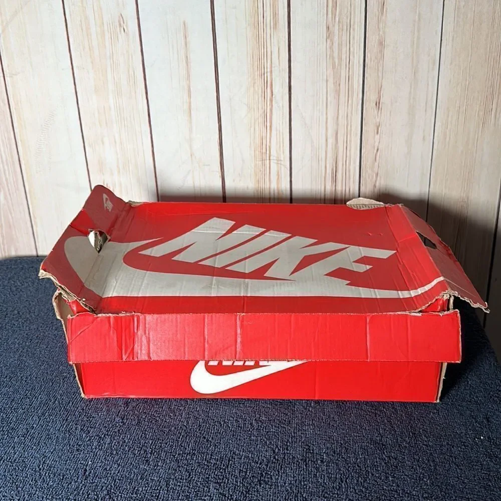 Nike slight damage